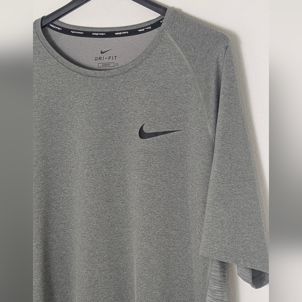 Nike Pro Men's Size Slim 2XL Training Active T-shirt Top Shirt Gray BV5633 EUC - Picture 6 of 9